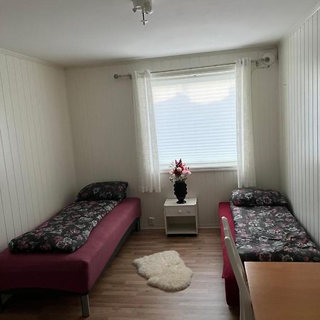 Bedroom In City Centre, No Shower Available Ålesund Zewnętrze zdjęcie