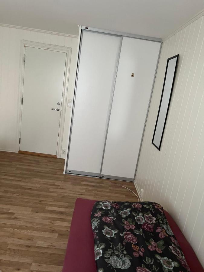 Bedroom In City Centre, No Shower Available Ålesund Zewnętrze zdjęcie